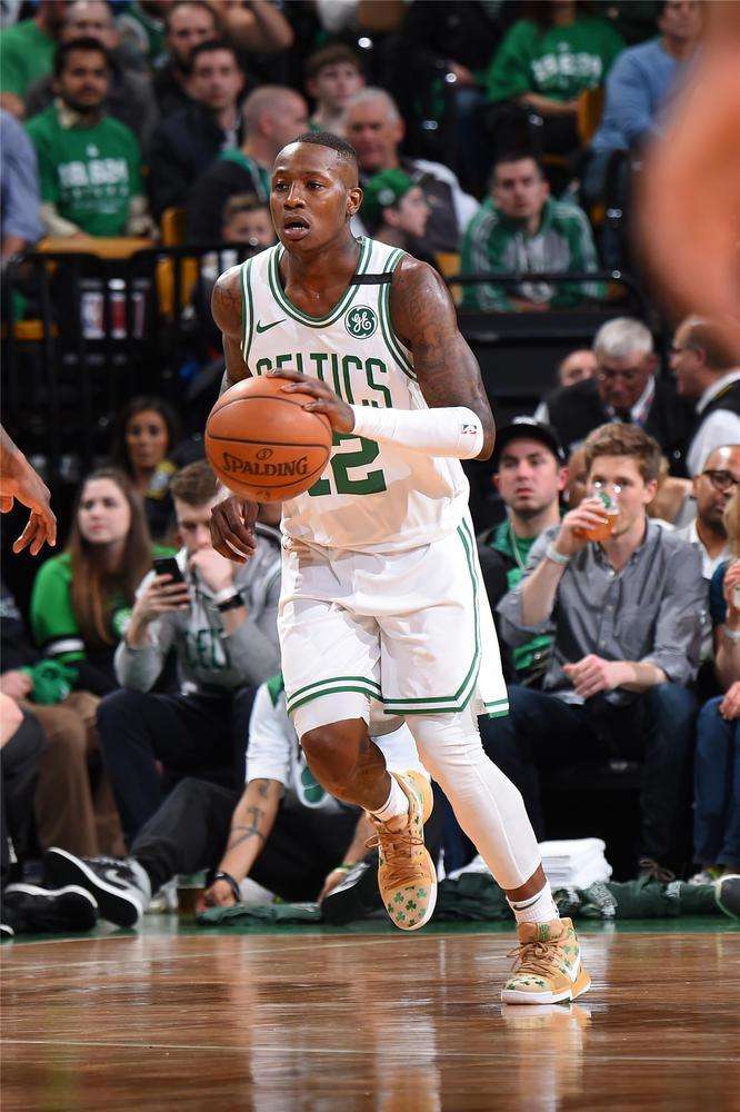 俄罗斯队以 俄罗斯队以