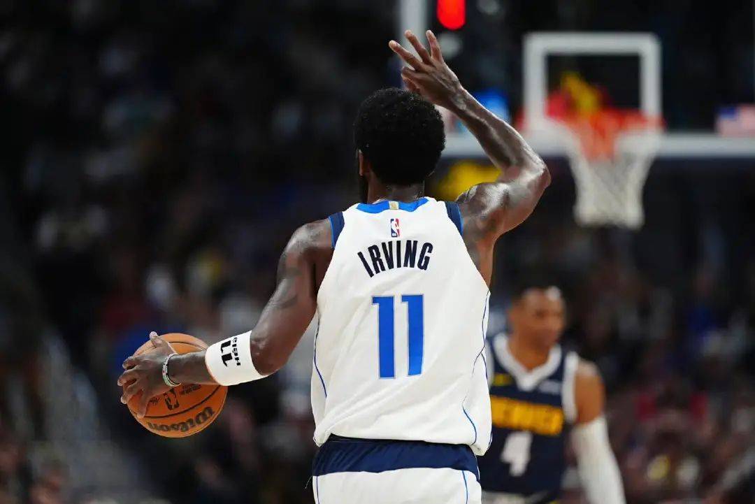 型前锋与边 型前锋与边